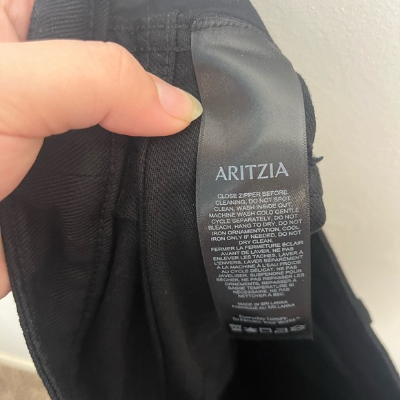 Aritzia TNA black denim jeans size 2 - Picture 6 of 7